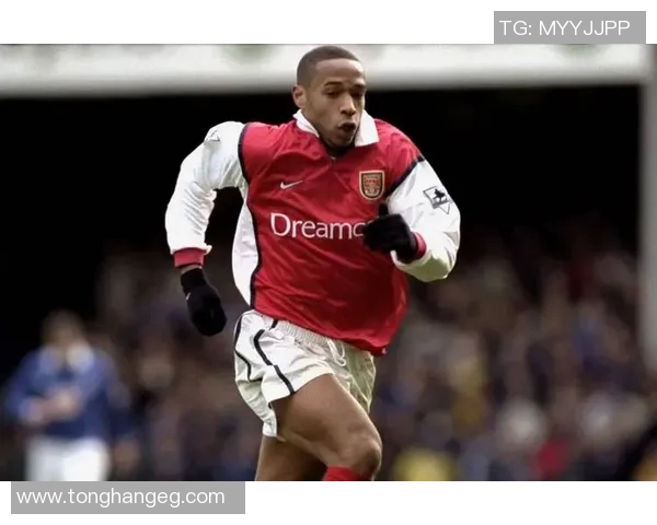 足球明星辉煌成就与荣誉的精彩回顾与分析